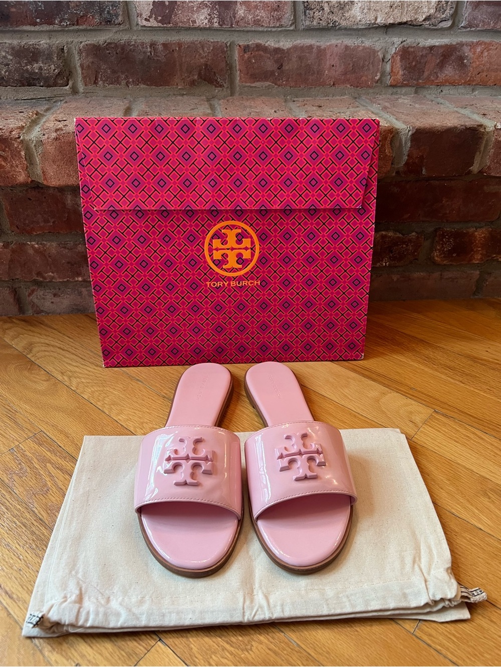 Tory Burch Petunia Pink Soft Patent Leather Everly Slide Sandals - Picture 3 of 9